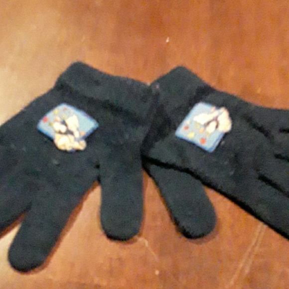 winnie the pooh Other - Winnie the Pooh--  child size  Gloves